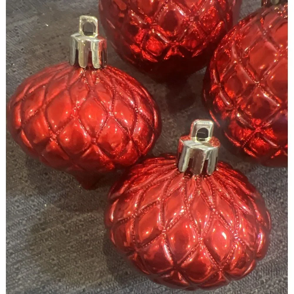 Lot of 4 VNT Red Molded Plastic Un-Breakable Christmas Ornaments 2‎ Round 2 Top